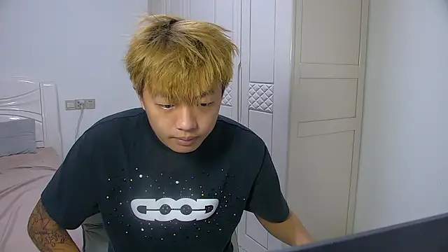 Chocolates-001 online show from March 20, 10:08 am