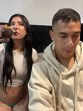 QUEENANDJOKER10 online show from January 17, 1:41 am