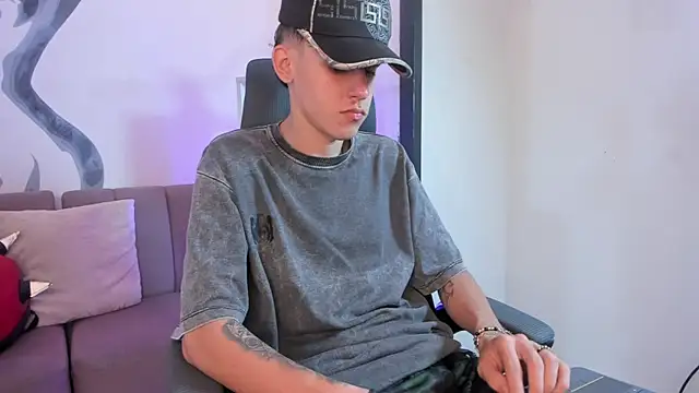 mikebenefleck 01 online show from January 17, 12:41 pm