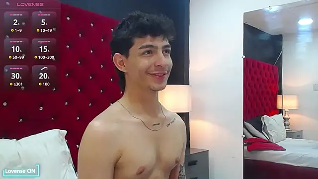 Logan Woods online show from February 10, 9:30 pm