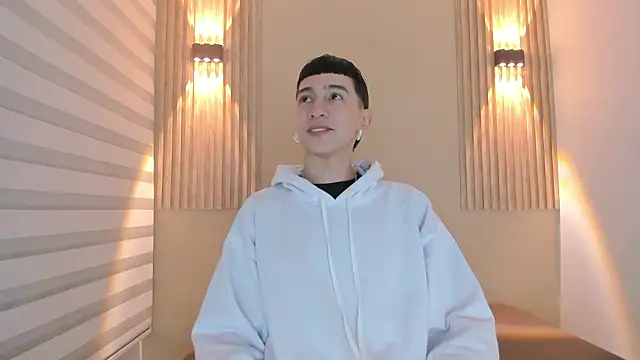 lian cameron online show from February 3, 4:10 am