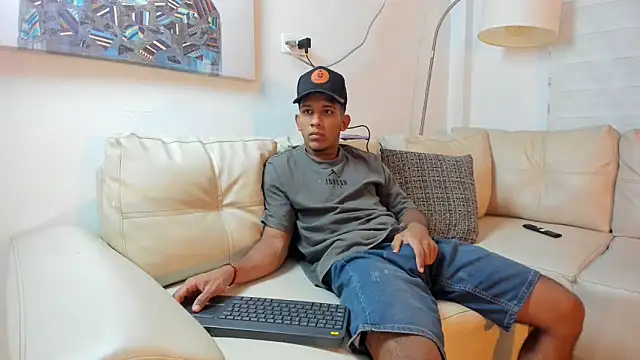 ricky spensar23cm  online show from March 21, 2:37 am