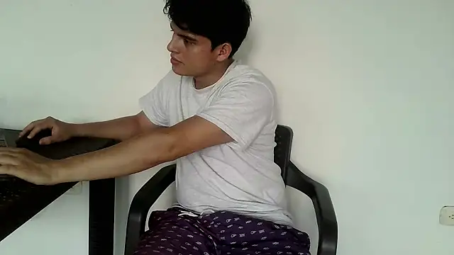 luisk200 online show from February 3, 12:43 pm