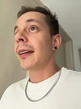 AxelMuller online show from March 2, 12:56 pm