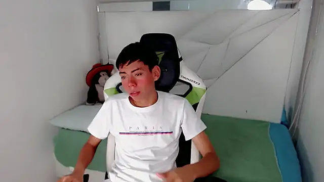 Liarr  online show from February 20, 7:59 pm