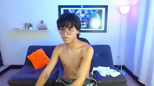 Maecum18 online show from February 10, 10:25 pm