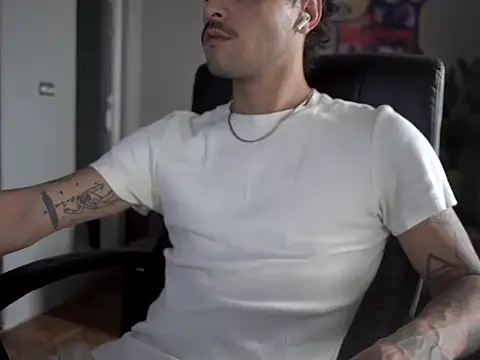 favdealer online show from February 18, 9:23 pm