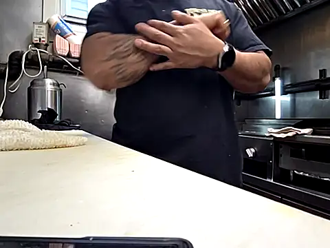 bischo666 online show from March 11, 2:35 pm