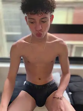 yoursexyjose online show from February 26, 7:15 pm