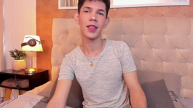 arlequiin  online show from February 19, 8:27 pm