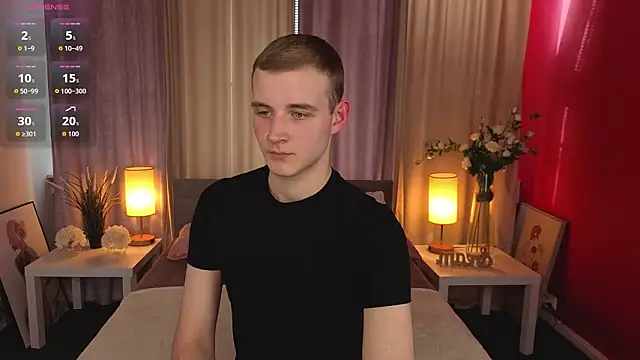 HereAlexColee online show from February 24, 2:40 pm