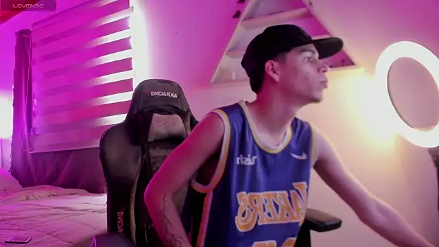 juan posada online show from February 21, 3:02 pm