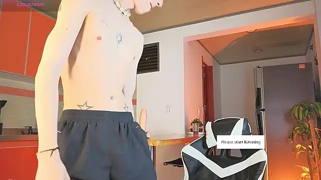 golden twink  online show from February 14, 6:19 am