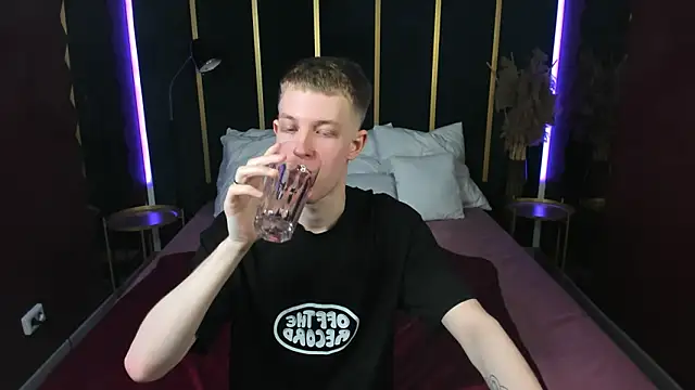 Dylan Norton online show from March 25, 10:52 am