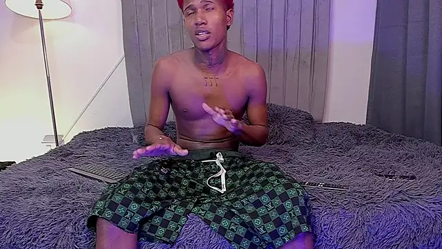 im oleiderr online show from April 6, 8:42 pm