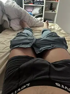 Enzo 2763 online show from April 3, 5:10 pm