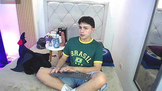 Samu Hott online show from April 21, 8:26 pm