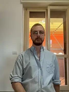 ItalianAlex online show from June 3, 9:11 am