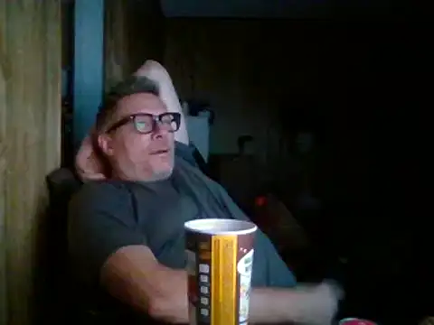Snapshot of melvinsnow chatting on February 24, 11:52 pm melvinsnow online show from February 24, 11:52 pm
