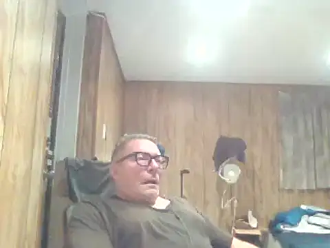 Snapshot of melvinsnow chatting on December 16, 9:03 am melvinsnow online show from December 16, 9:03 am