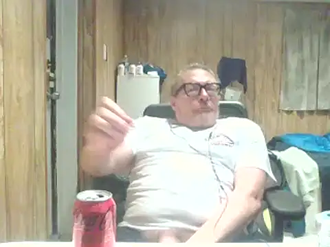 Snapshot of melvinsnow chatting on March 10, 1:01 am melvinsnow online show from March 10, 1:01 am