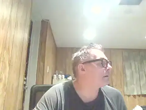 Snapshot of melvinsnow chatting on February 27, 1:46 am melvinsnow online show from February 27, 1:46 am