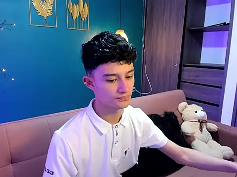 Patrick Howland  online show from February 13, 3:35 am