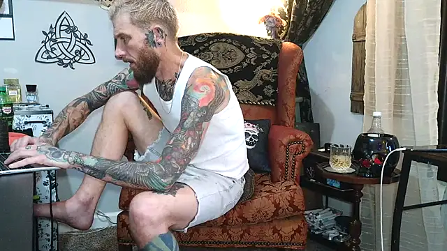 F D R  online show from April 15, 11:26 pm