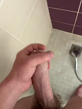 enormebitedu31 online show from April 3, 8:33 am