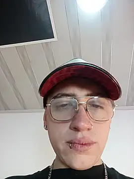 Emmanuel Lust online show from February 24, 12:06 pm