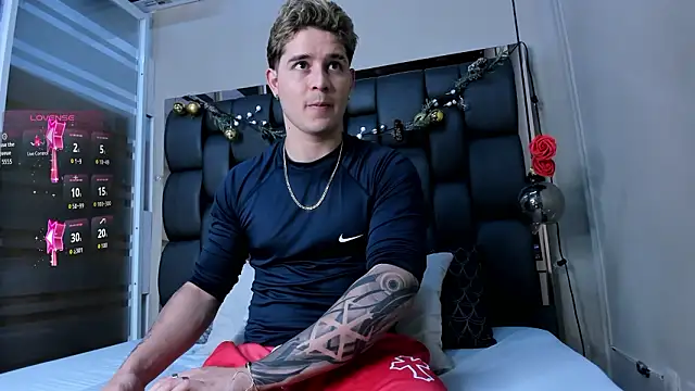 rayan linxx online show from March 17, 8:11 pm