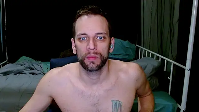 cguffey2284 online show from February 22, 10:22 pm