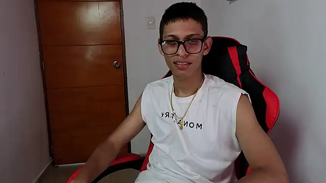 Niklausxxx online show from February 21, 6:42 pm