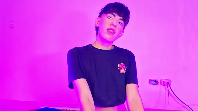 max femboy online show from May 28, 5:49 am