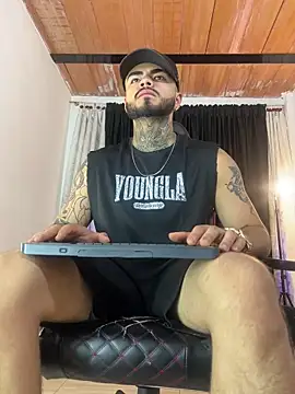 Benjii Carter1 online show from March 17, 3:42 am