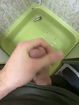 buyukyarak31 online show from April 28, 3:06 pm