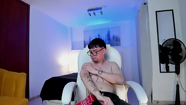 KaiStein online show from February 13, 7:52 pm