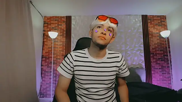 Top and bottom online show from February 12, 5:30 pm