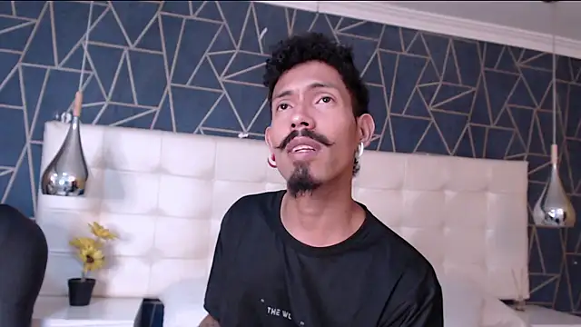 NoaahTylor online show from February 20, 8:10 pm