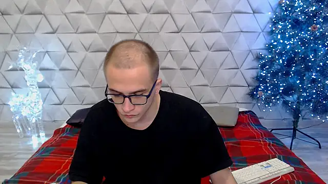 Pure Aura online show from February 22, 6:09 pm