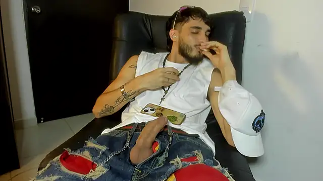 LovexJuxn8 online show from February 27, 7:46 pm