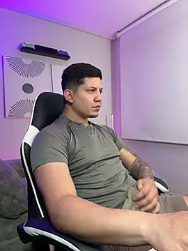  robertobaggioo online show from March 13, 12:35 pm