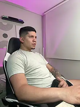  robertobaggioo online show from March 26, 12:53 pm