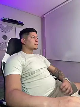  robertobaggioo online show from March 15, 5:48 am