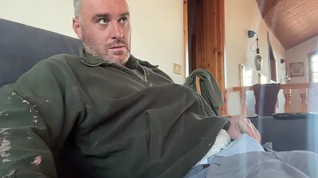 Snapshot of marcovik1 chatting on February 20, 12:40 pm marcovik1 online show from February 20, 12:40 pm