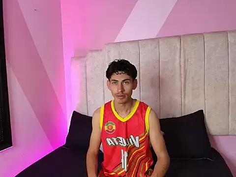 skinny jean  online show from March 10, 8:15 pm