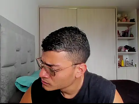 FredericSloan online show from February 17, 6:07 pm