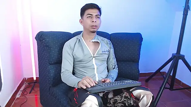 polloCol4U online show from April 11, 4:41 am