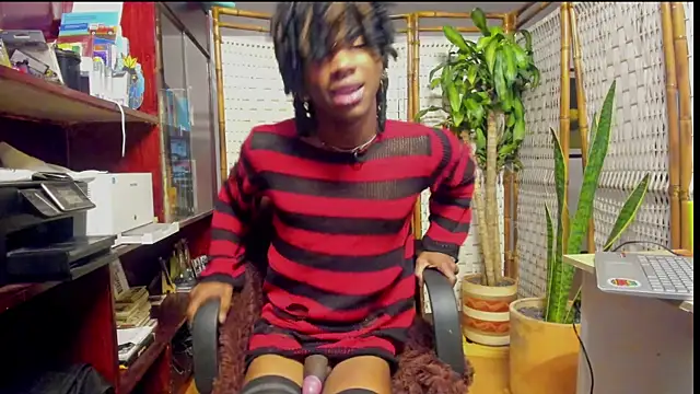 Mashall lee online show from April 15, 7:25 pm