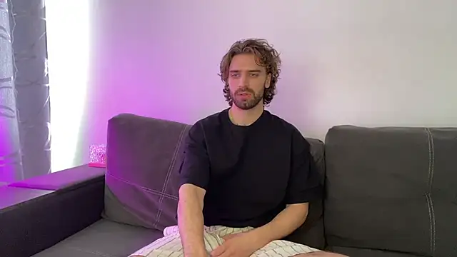 LiamKortes online show from February 19, 8:55 am